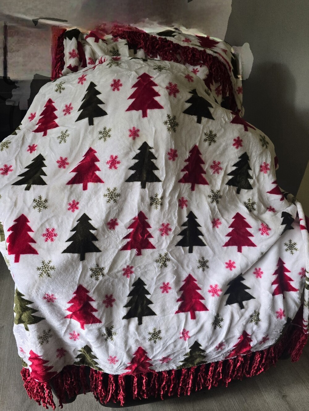 Holiday Fleece Throw Blanket with Red and Green Tree Pattern